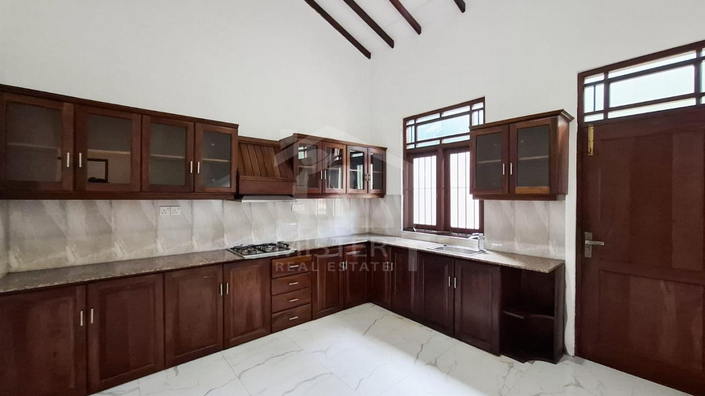 House for Sale in Athurugiriya- image 6