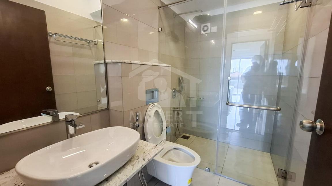 Garden Space Apartment for Sale at Iconic Galaxy- image 6