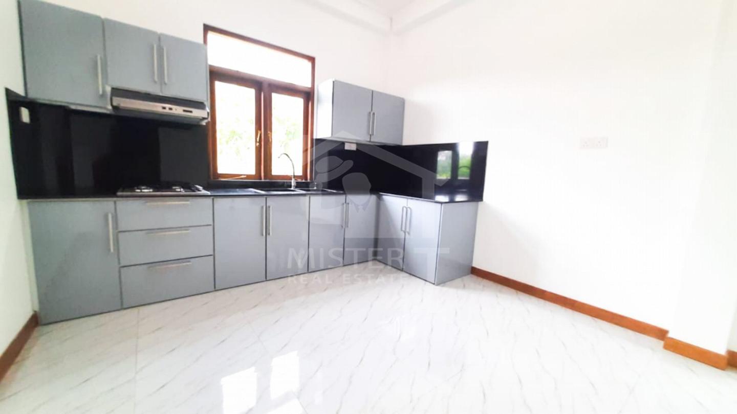 House for Sale in Makola- image 7