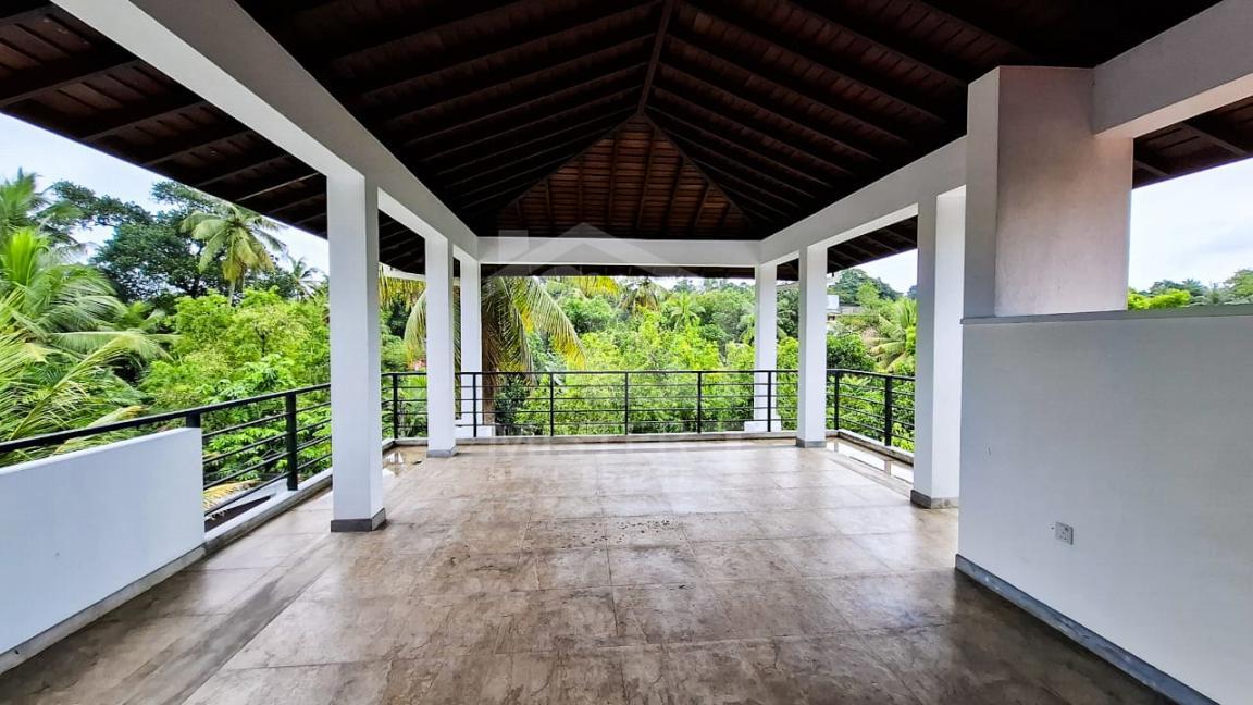 House for Sale in Makola- image 7