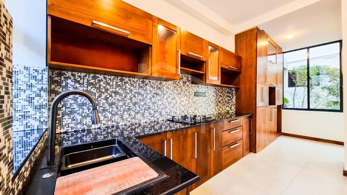 Modern House for Sale in Hokandara- image 7