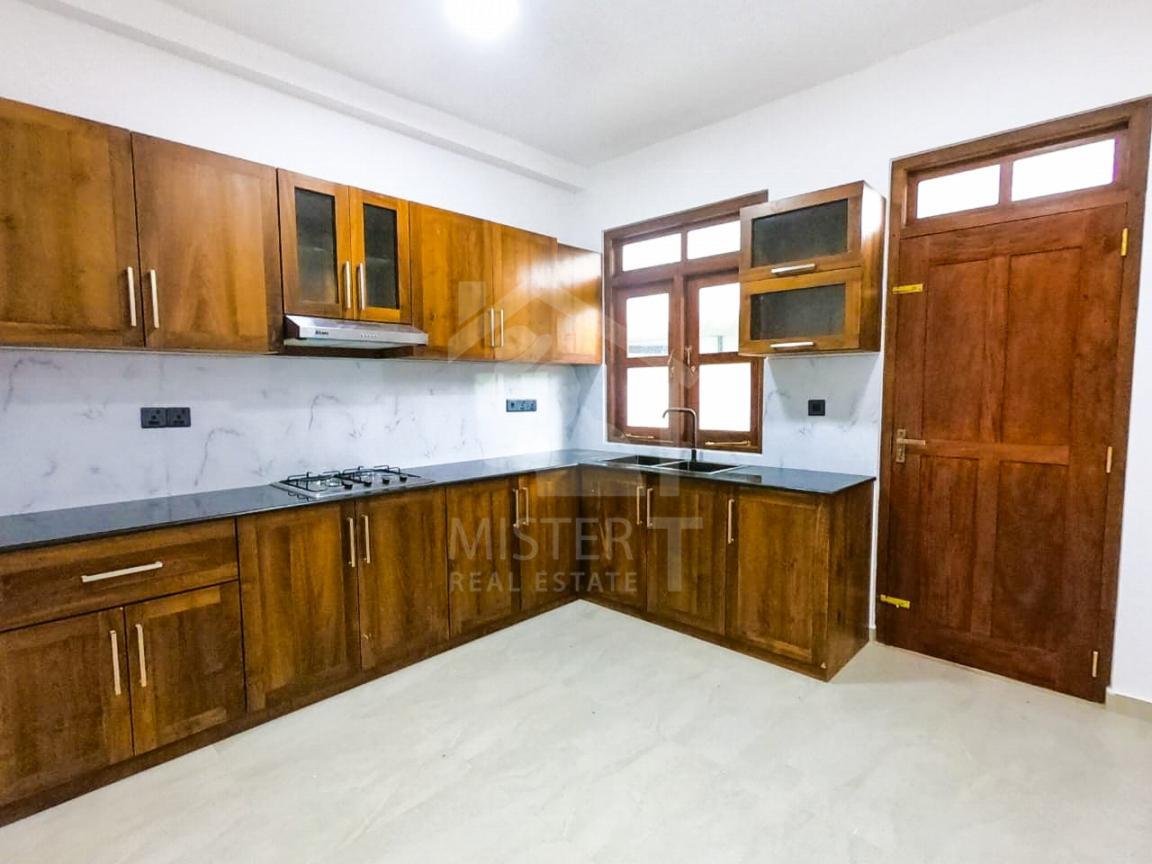House for Sale in Athurugiriya- image 8