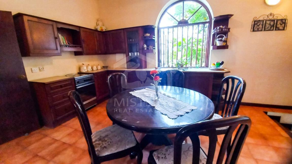 Colonial Style House for Sale in Pita Kotte - image 8