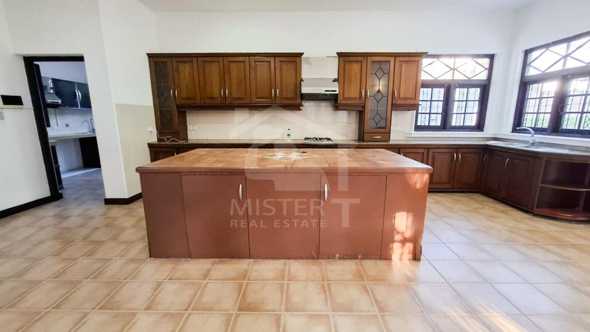 House for Sale in Thalahena- image 8