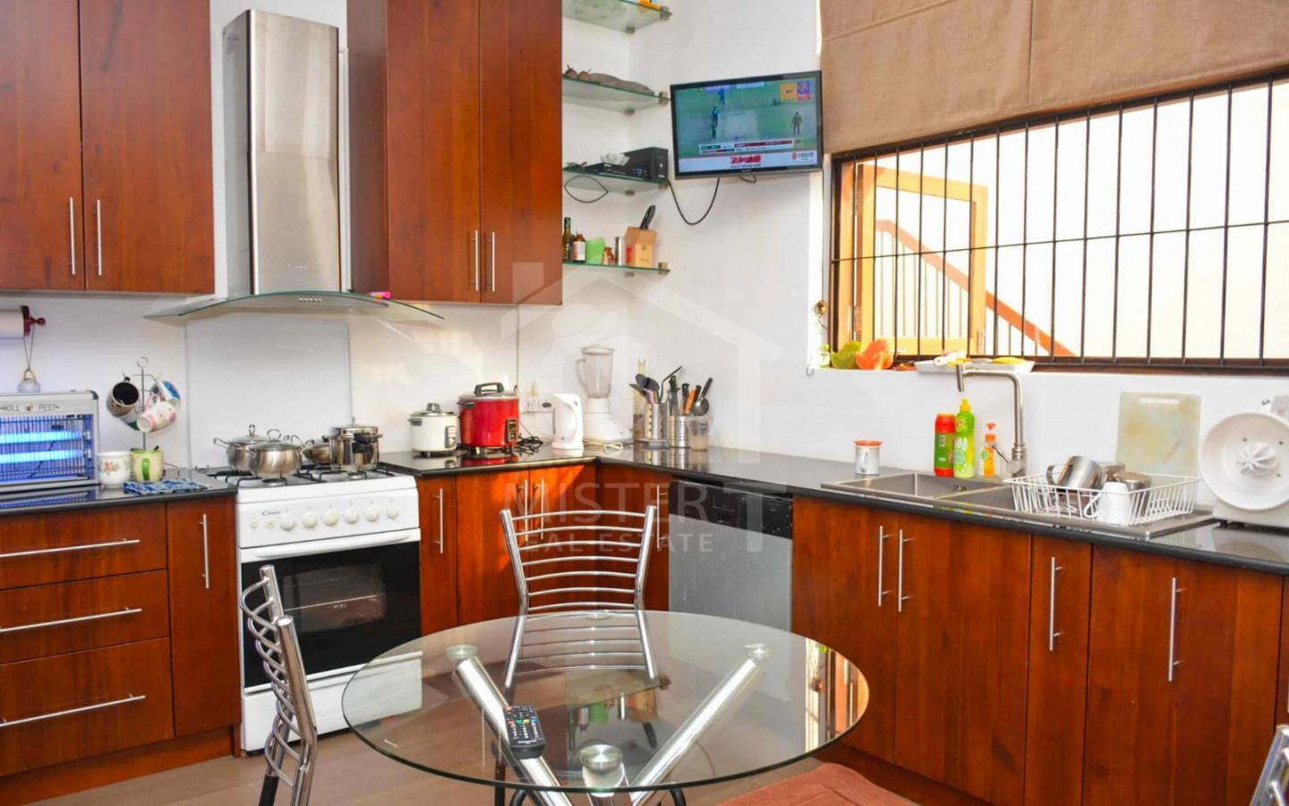 Luxury House for Sale in PitaKotte- image 8