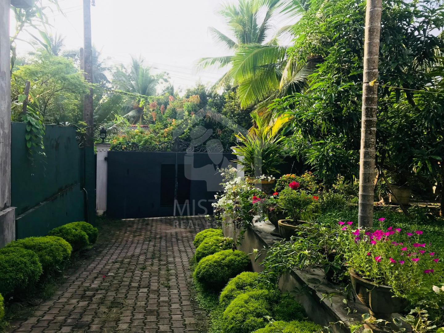 House for Sale in Thalahena- image 9