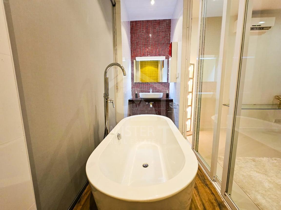 Luxury House for Sale in Nugegoda- image 9