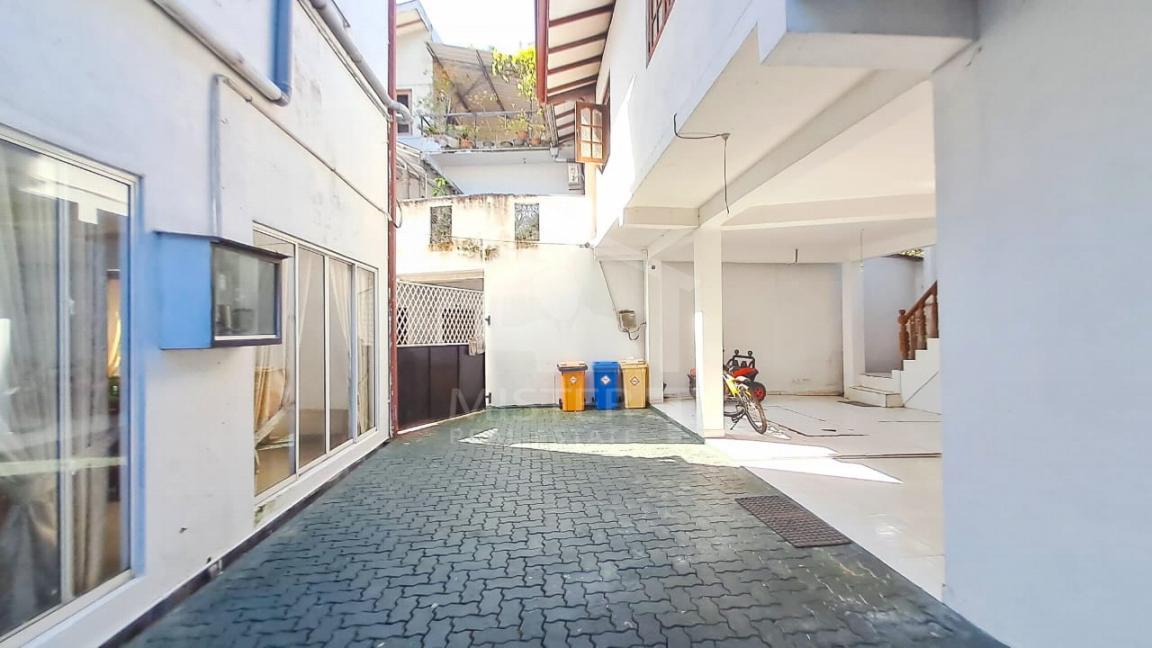 House for Sale in Ratmalana- image 9