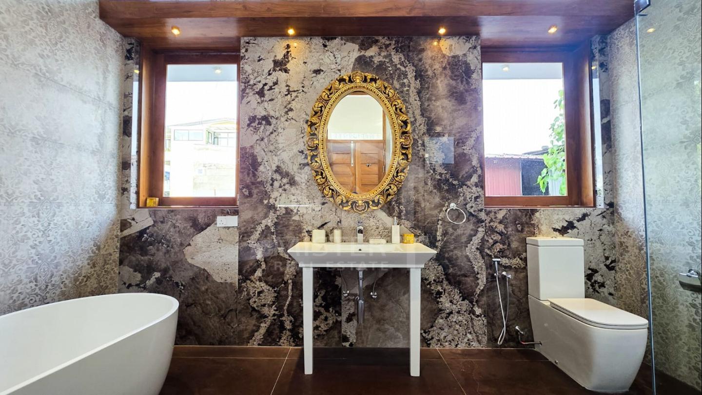 Luxury House for Sale in Rajagiriya- image 9