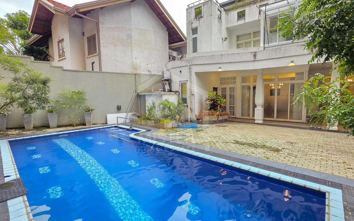 Luxury House for Sale in Colombo 07- image 9