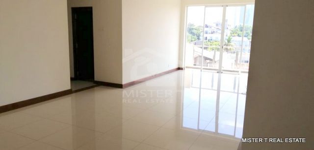 Apartment For Sale in Colombo 07- image 1