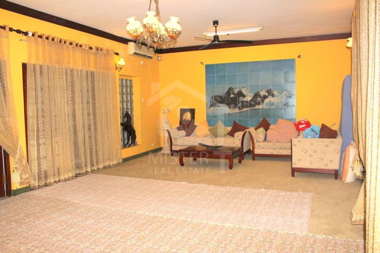 House for Sale in Colombo 05- image 1