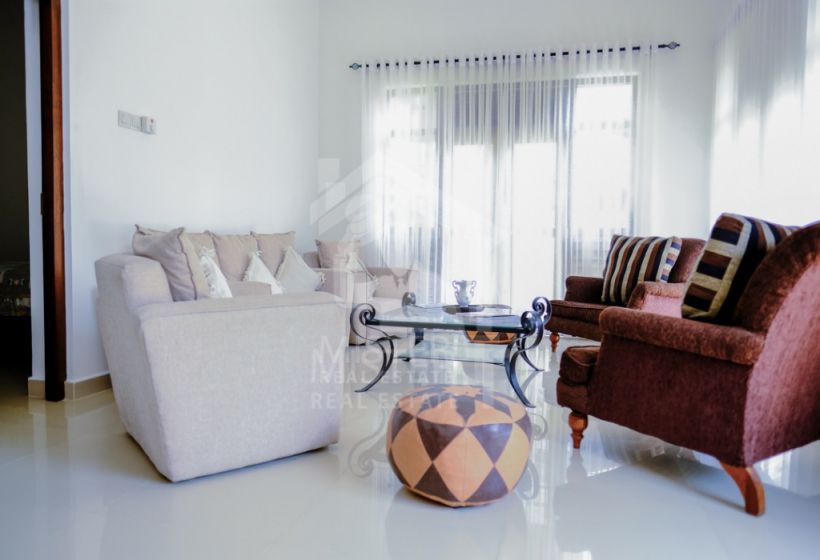 House for Sale in Thalawathugoda - image 3