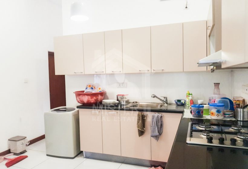  Apartment for Sale in Colombo 08- image 5