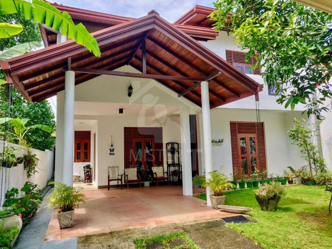 House for Sale in Boralesgamuwa - image 1