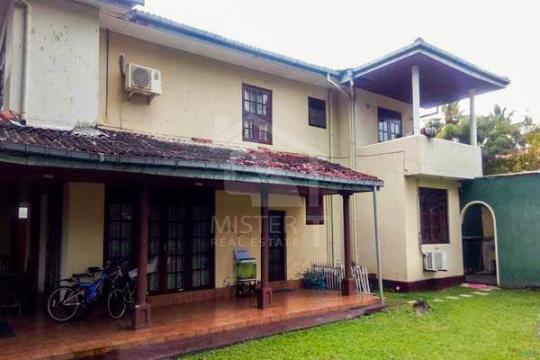 House for Sale in Colombo - image 1