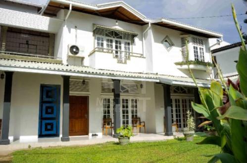 House for Sale in Colombo- image 1