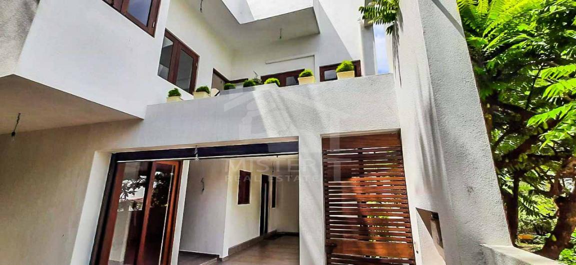 House for Sale in Kalubowila- image 1