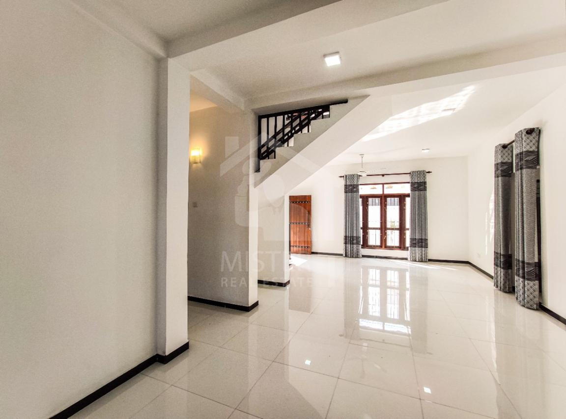 House for Sale in Kandana- image 2