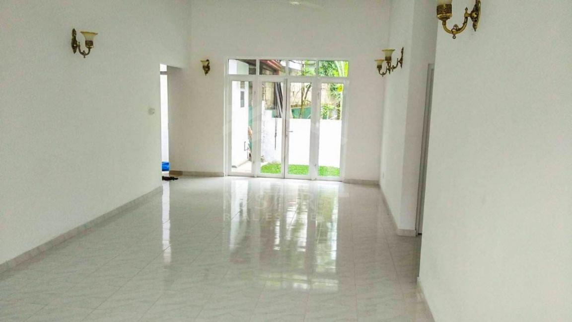 House for Sale in Hokandara- image 2