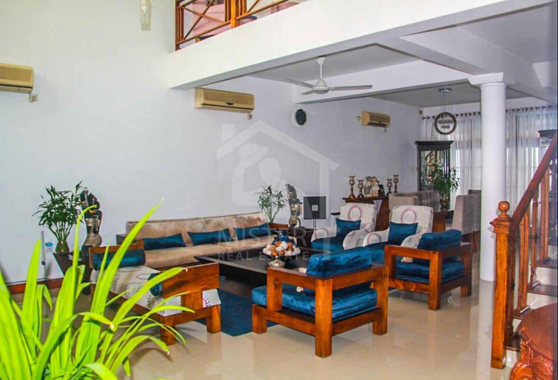 Villa for Sale in Pita Kotte - image 2