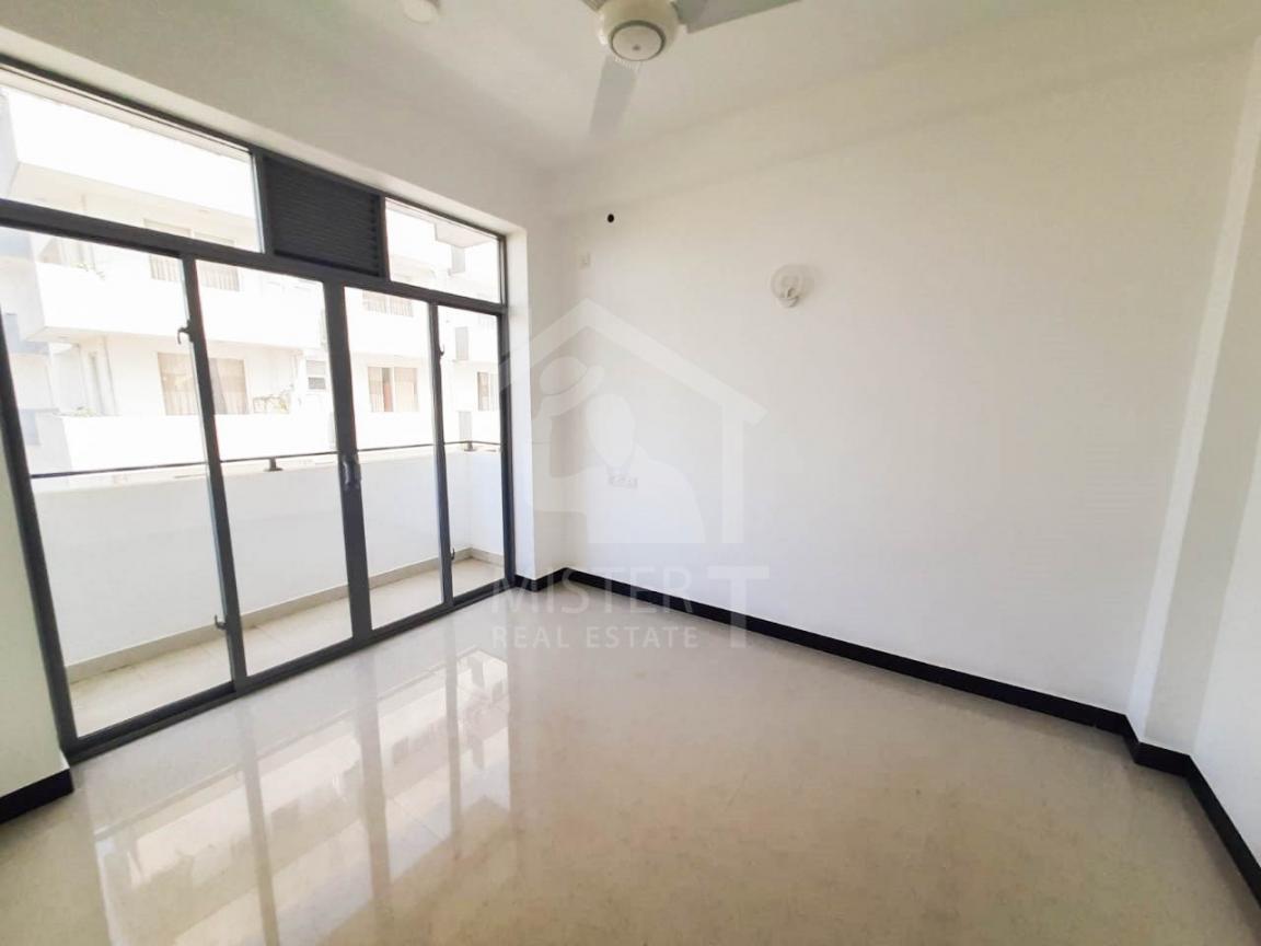 Apartment for Sale in Colombo - image 3