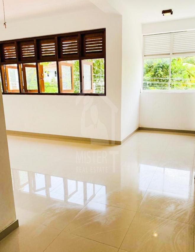 House for Sale in Boralesgamuwa- image 3