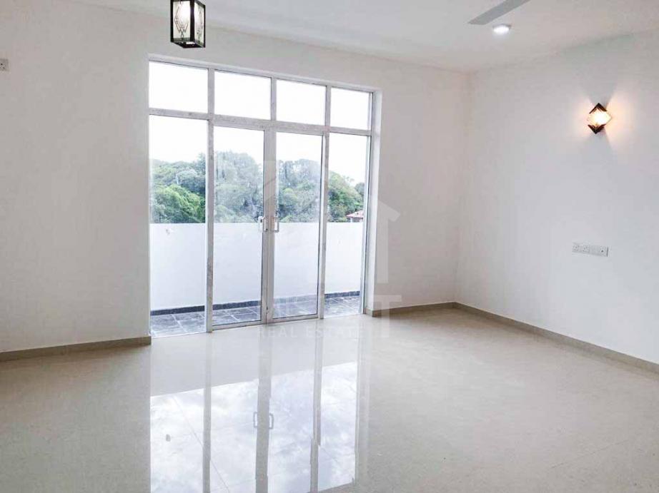 Apartment for Sale in Mount Lavinia - image 3