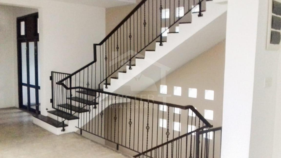 House for Sale in Colombo- image 3