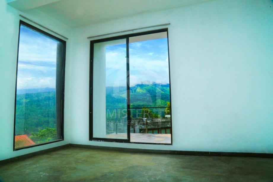 House for Sale in Kandy - image 3
