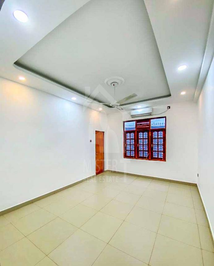 House for Sale in Colombo- image 3