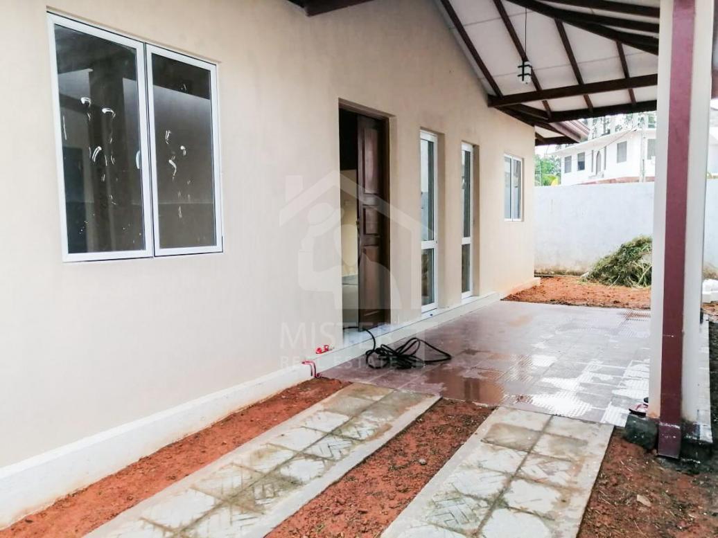 House for Sale in Athurugiriya- image 4