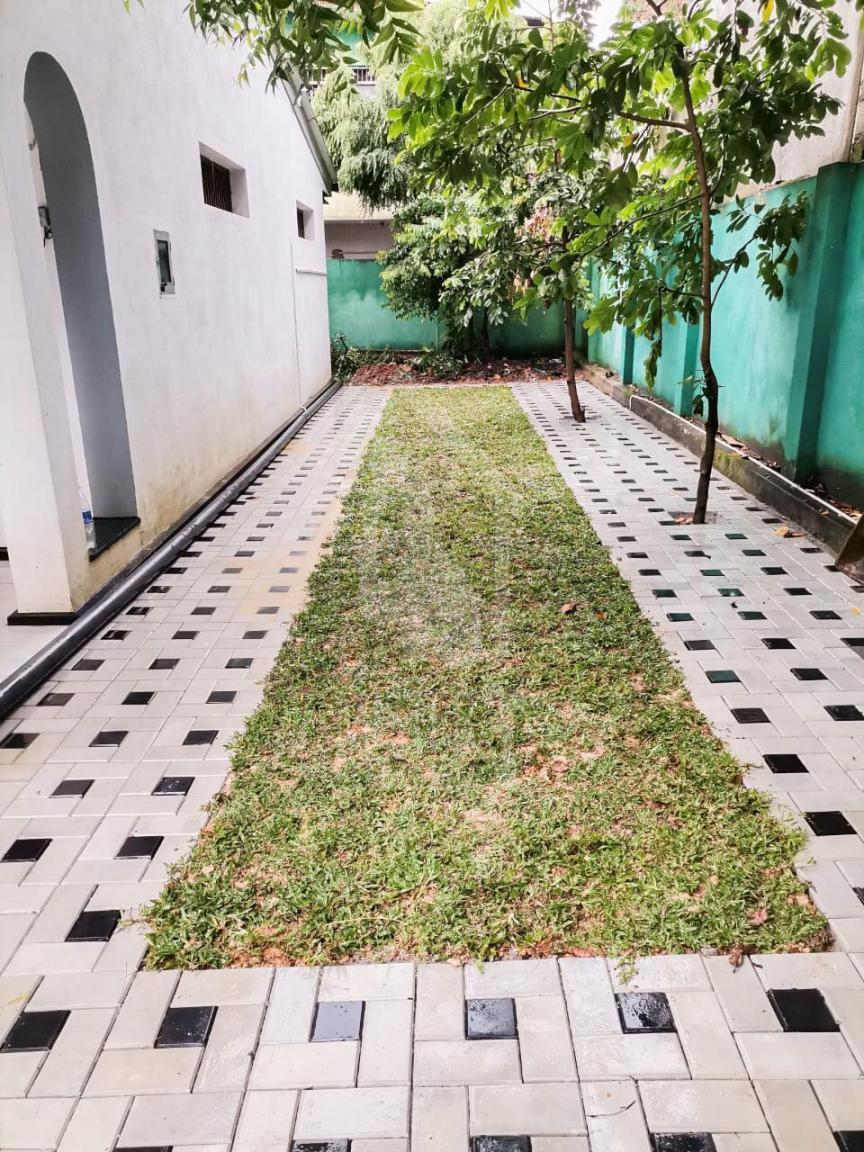 House for Sale in Nugegoda - image 4
