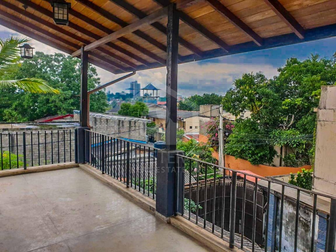 House for Sale in Nugegoda- image 5