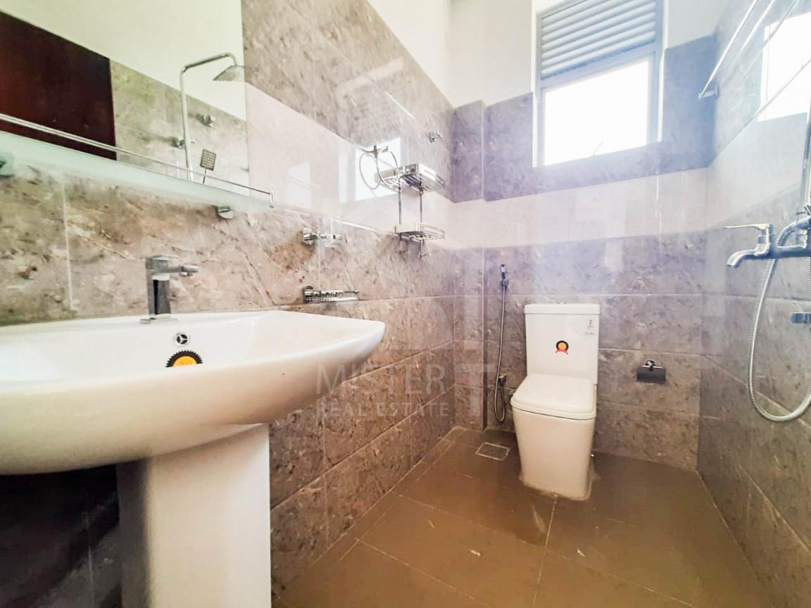 Apartment for Sale in  Colombo - image 7