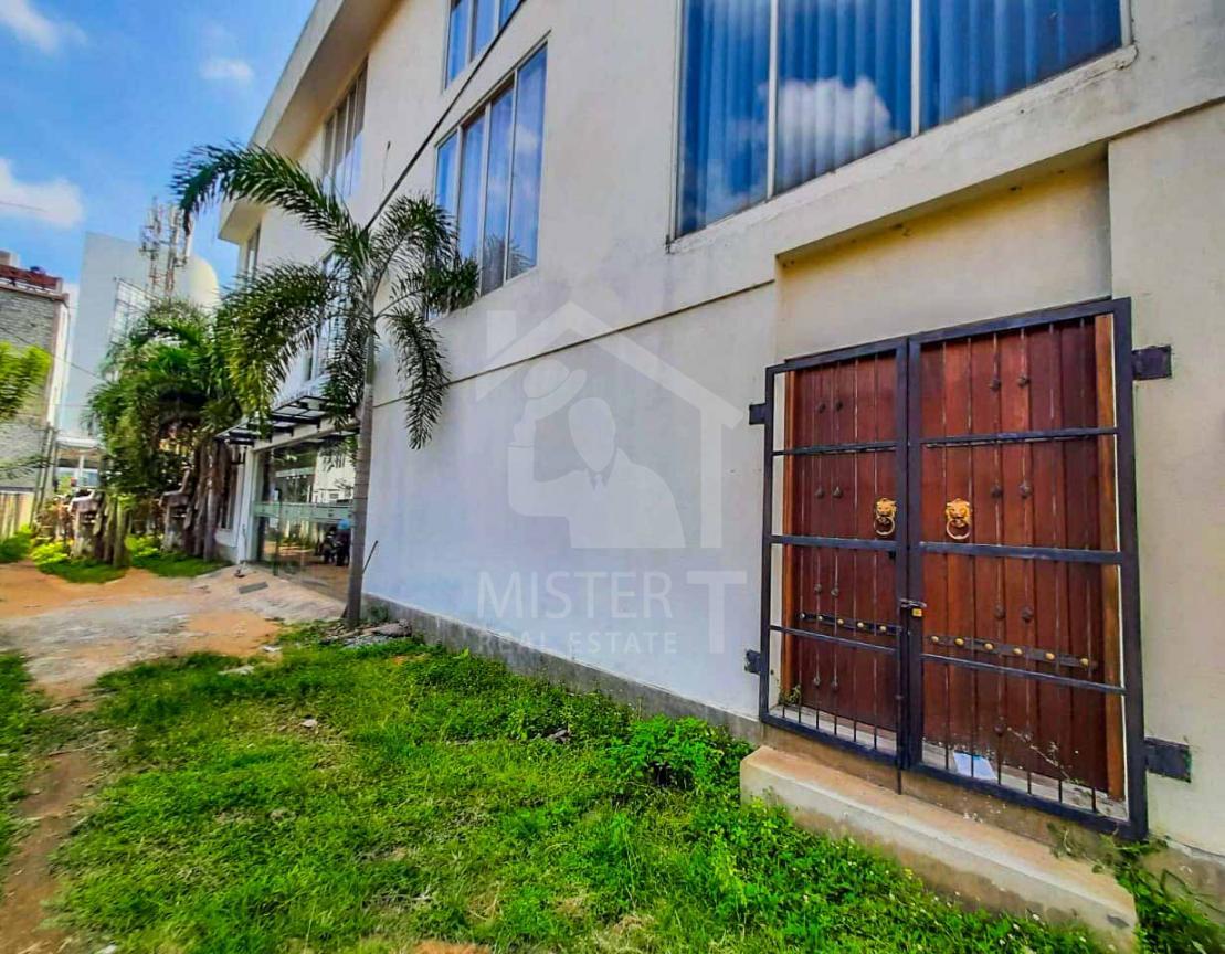 Commercial Property for Sale in Rajagiriya- image 7