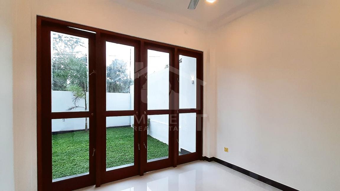 Luxurious House for sale in Piliyandala - image 7