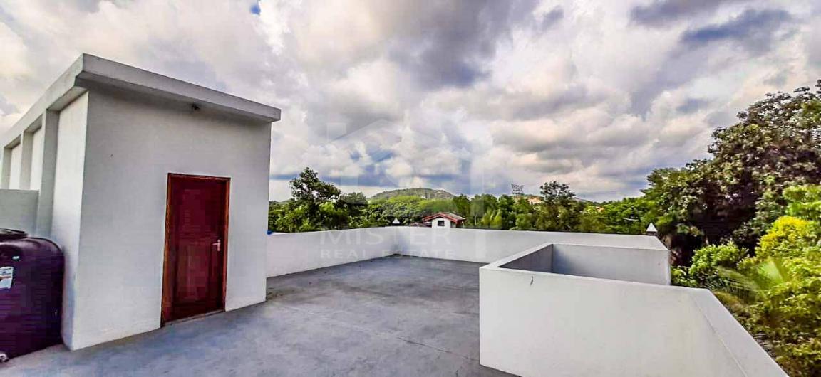 House for Sale in Athurugiriya - image 8