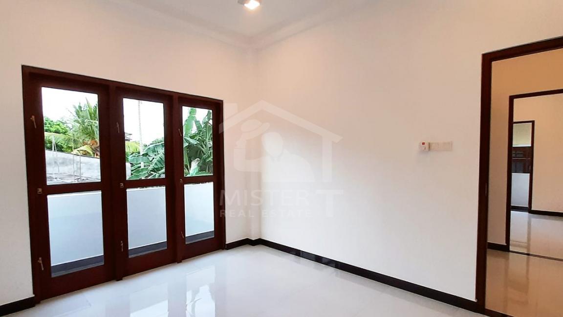 Luxurious House for sale in Piliyandala - image 8