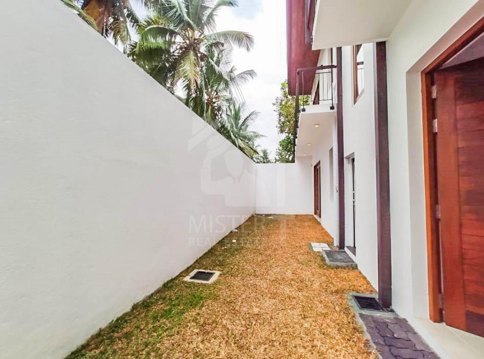 House for Sale in Malabe- image 9