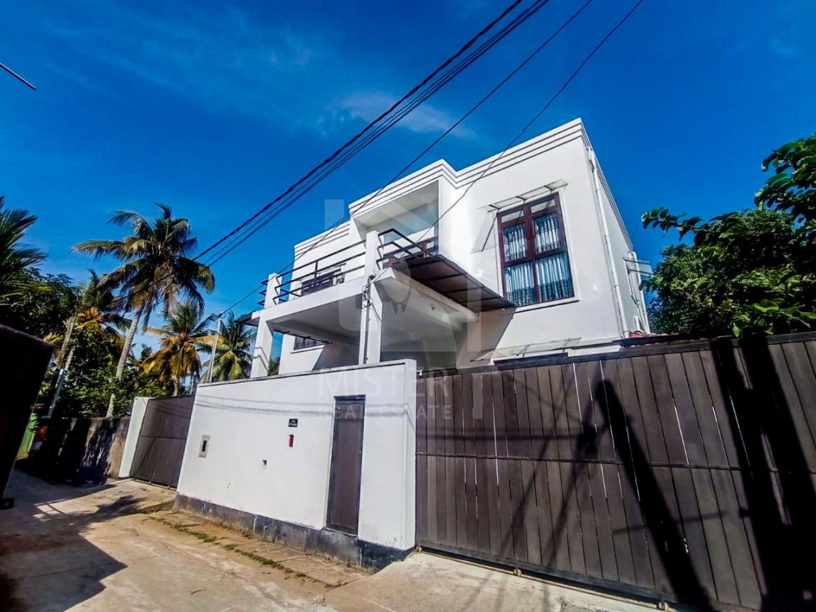 House For Sale in Boralesgamuwa- image 1