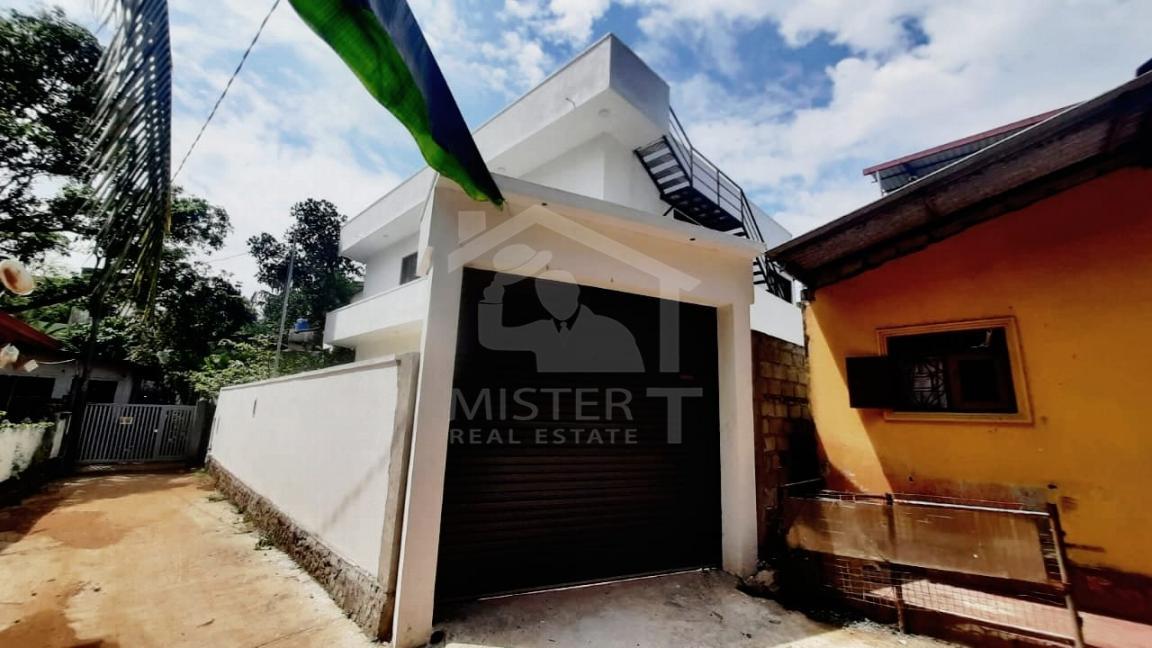House For Sale in Pelawatte- image 1