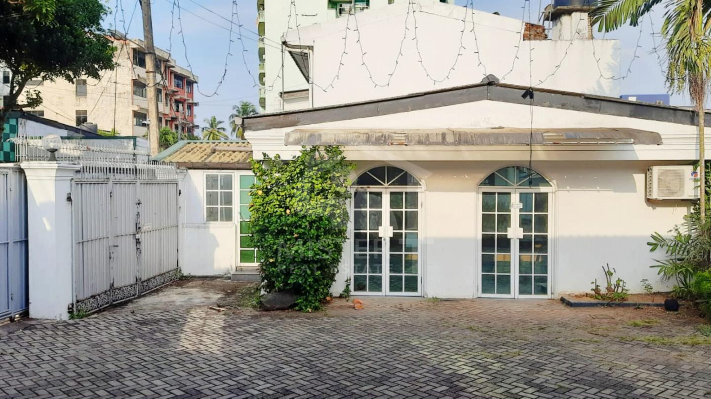 House For Sale in Mount Lavinia - image 1