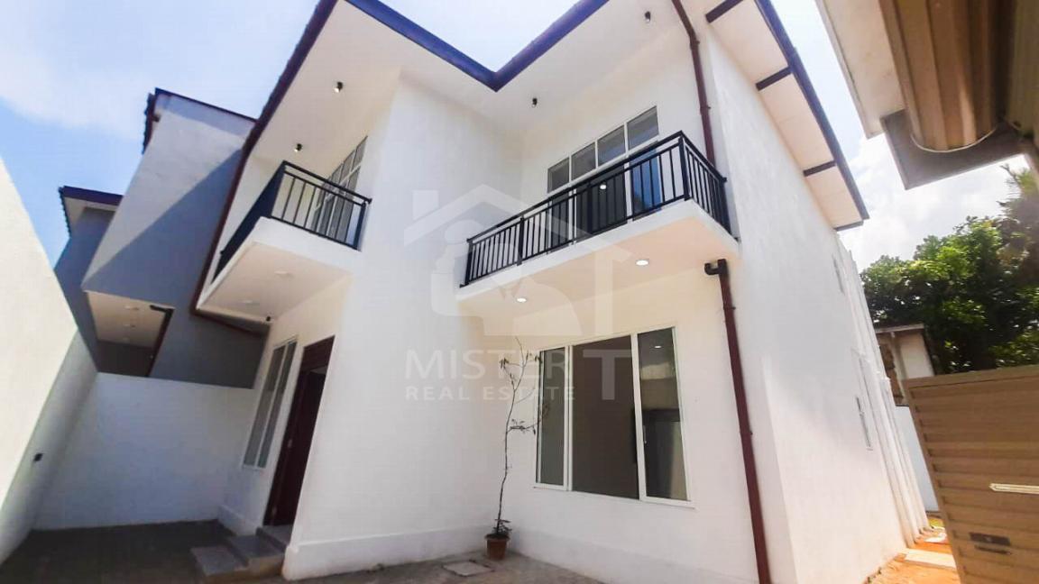 House For Sale in Mount Lavinia- image 1