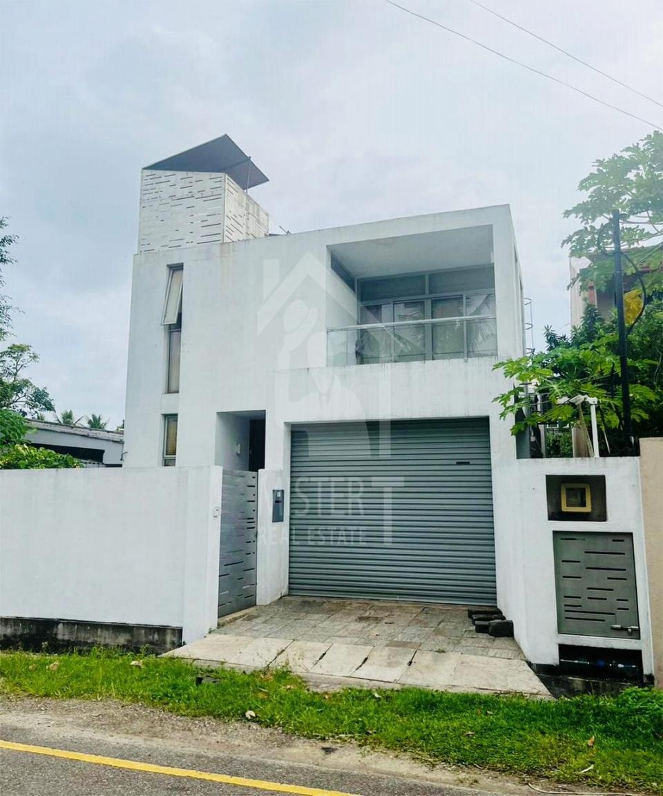 House For Sale in Ratmalana- image 1