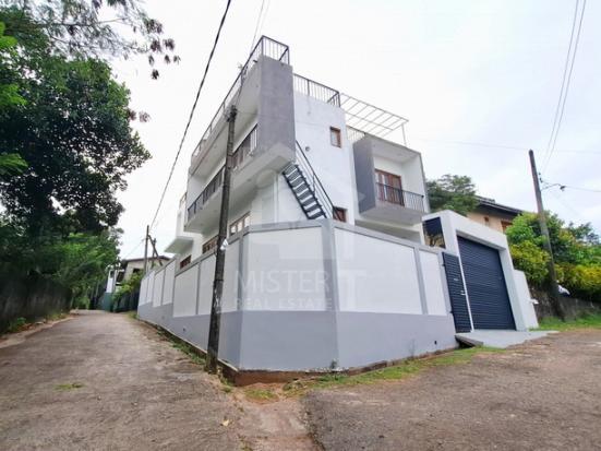 House For Sale in Hokandara ...