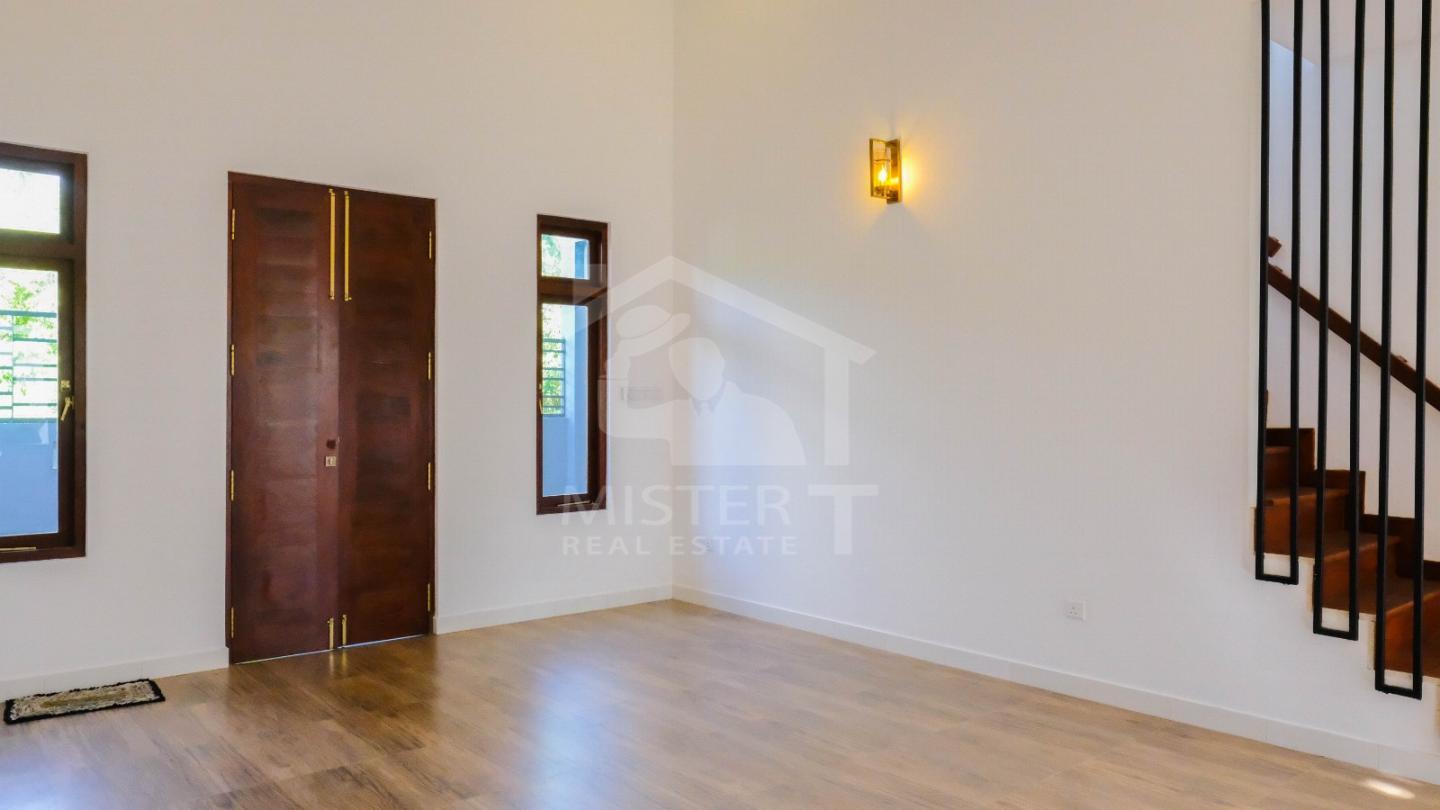 House for Sale in Kahathuduwa- image 2