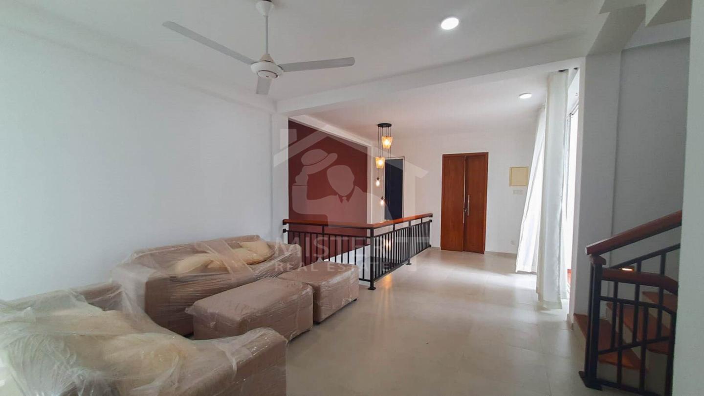 House for Sale in Boralesgamuwa- image 5