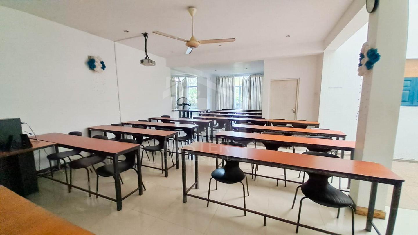 House For Sale in Pita Kotte - image 5