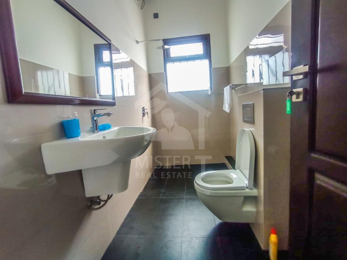 House For Sale in Boralesgamuwa- image 7